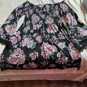 Off the shoulder super cute dress